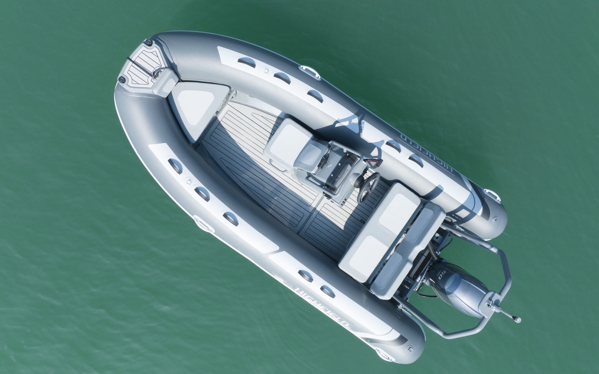 Aluminium hull, Hypalon tubes